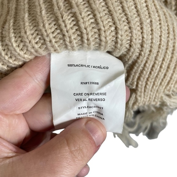 Coco + Jaimeson Cable Knit V-Neck Fringe Sweater in Tan Size S - Picture 10 of 10